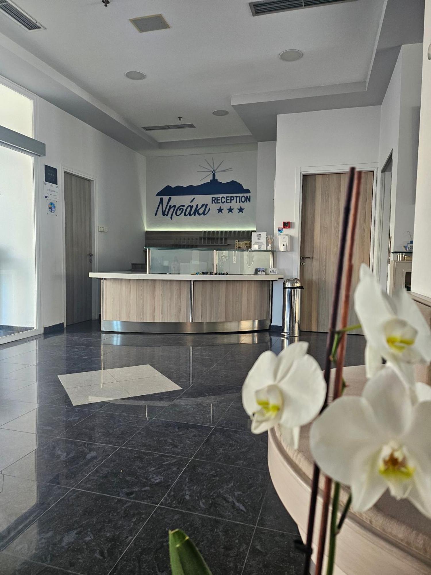 Nisaki Hotel & Elite Suites Ermoupoli Exterior foto